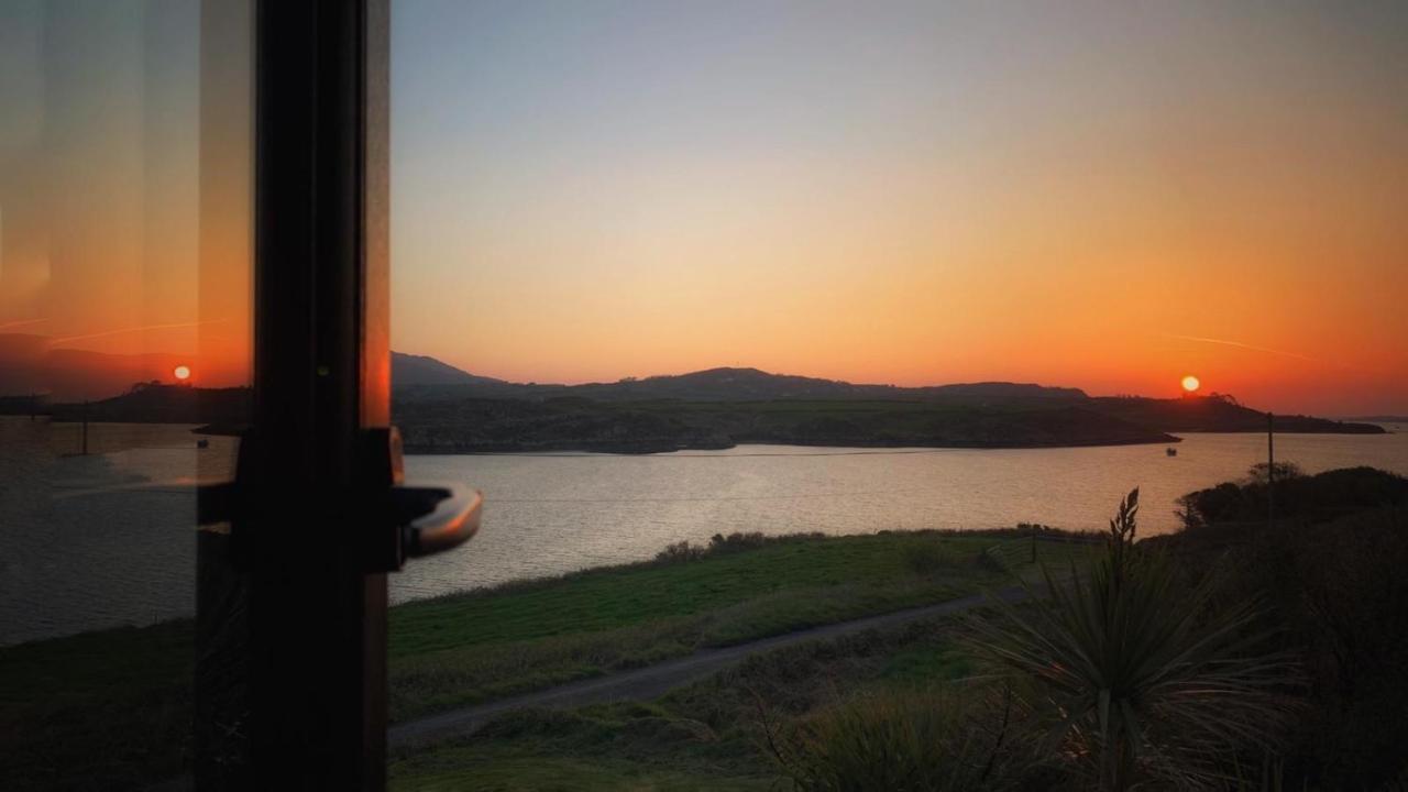 Villa Seafront House With Own Private Pier In Gunpoint, Schull, West Cork Seafort Esterno foto