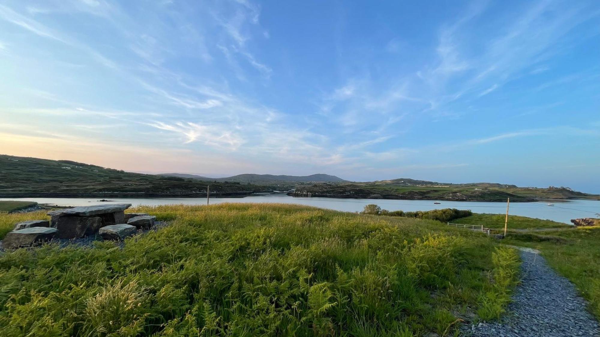 Villa Seafront House With Own Private Pier In Gunpoint, Schull, West Cork Seafort Esterno foto